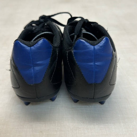 0824-03 Adidas Soccer Shoes - Picture 3 of 4